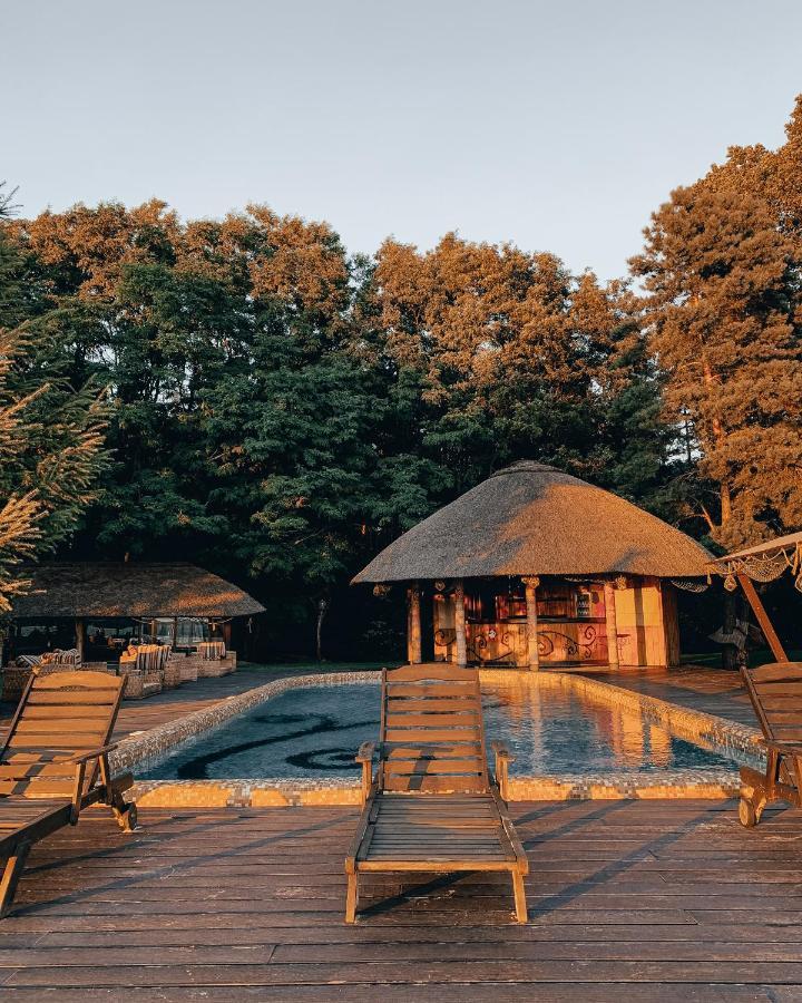 Secret Resort Club Pereyaslav-Khmelʼnytsʼkyy Buitenkant foto