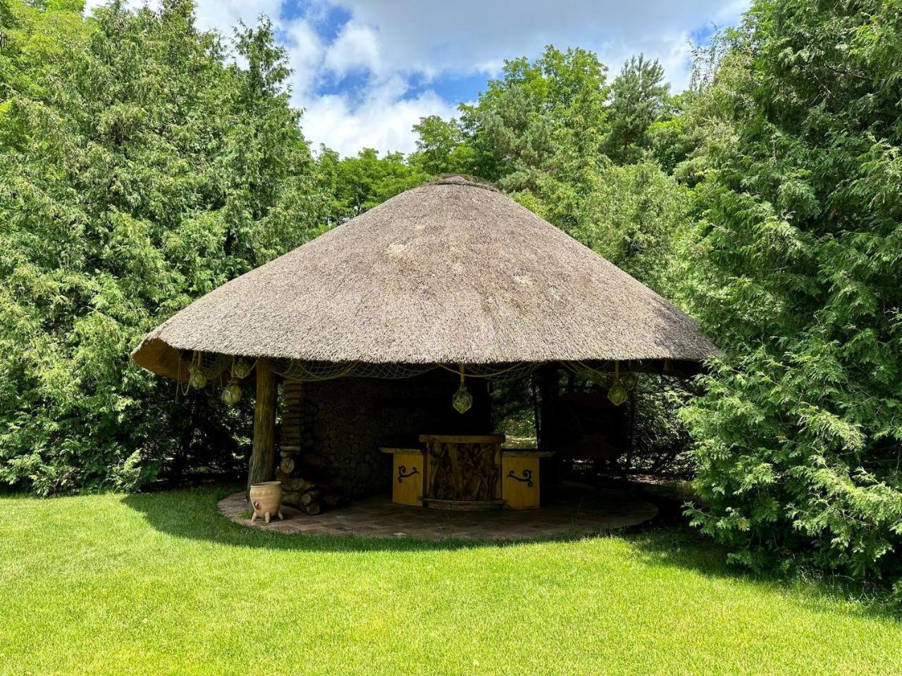 Secret Resort Club Pereyaslav-Khmelʼnytsʼkyy Buitenkant foto